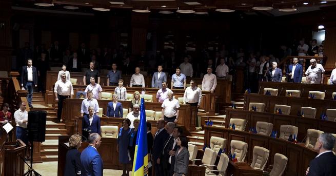 Временният президент на Молдова Павел Филип съобщи че е подписал
