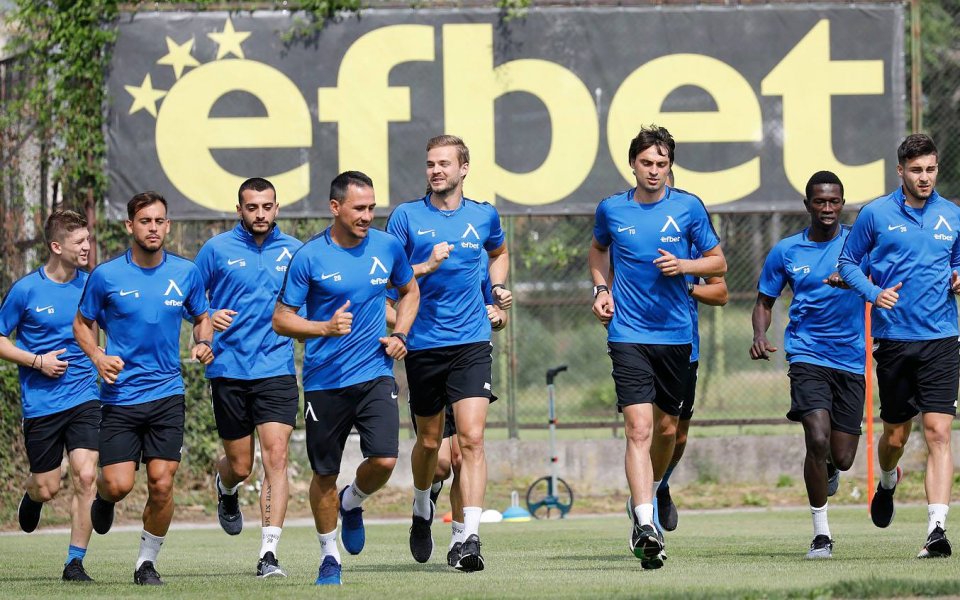 Отборът на Левски стартира подготовка с 12 играчи. Това са