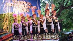 Ансамбъл Българе сложи финал на тридневния Празник на горнооряховския суджук
