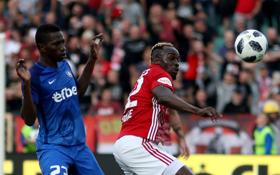 Централният нападател на ЦСКА Али Соу продължава да бъде сериозно