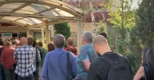 България Чакане с часове и дни в КАТ Хората искат