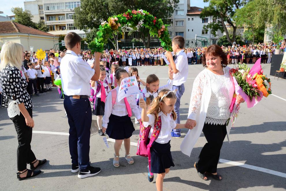 Започна записването за второ класиране на първокласниците