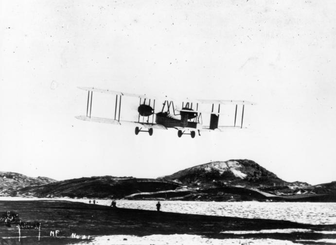  На 14 юни 1919 година британските летци Джон Уилям Елкок и Артър Браун изхвърчат от канадското градче Сент Джон, Ню Фаундленд със аероплан на компанията 