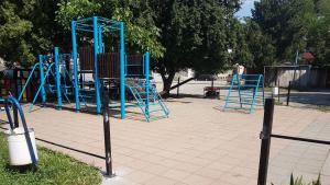 нова детска площадка