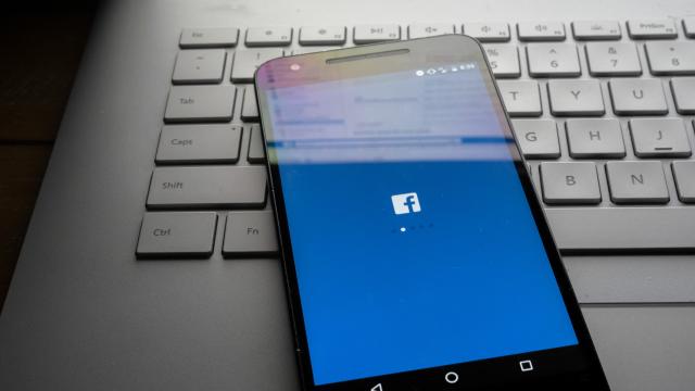 Приложението за състаряване във Facebook крие неподозирани опасности