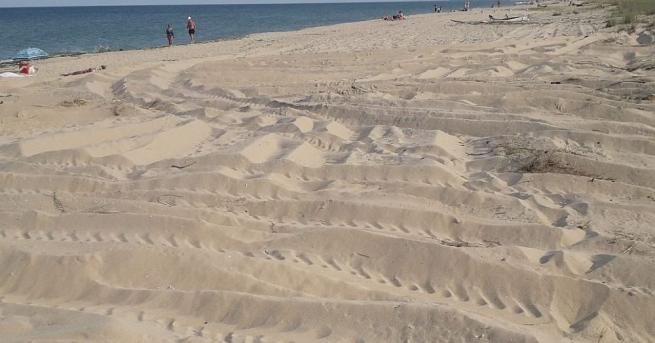 Министърът на туризма Николина Ангелкова разпореди проверка на морски плаж