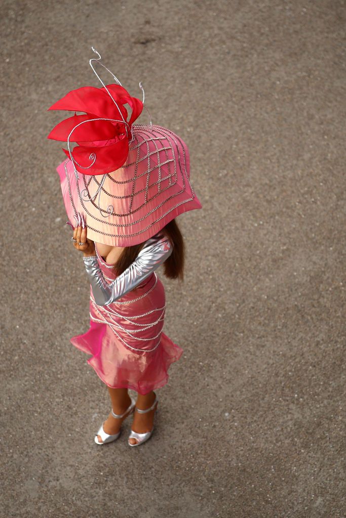 Причудливите и красиви шапки на Royal Ascot