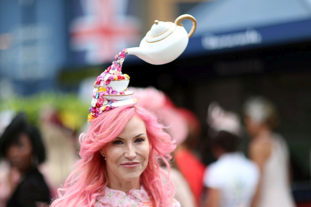 Причудливите и красиви шапки на Royal Ascot