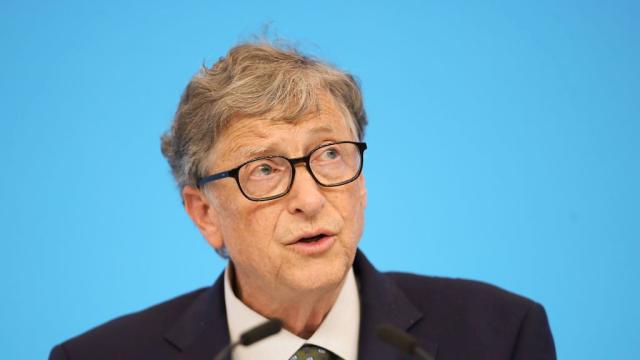 Хората няма да са необходими: Бил Гейтс прогнозира двудневна работна седмица след 10 г.