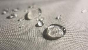 непромокаем капки вода