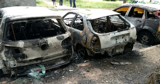 България Коли горяха в Русе Хората са се събудили от