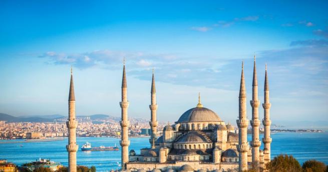 България е трета по брой туристи посетили Турция през първата