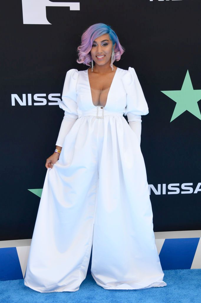 Щедри деколтета на наградите БЕТ не оставиха много на въображението