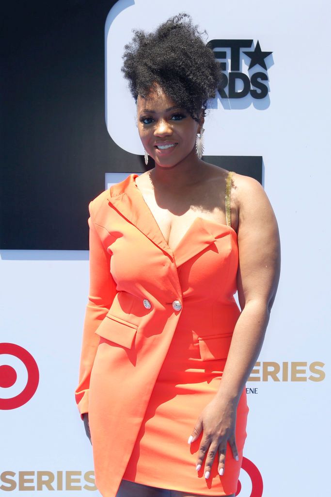 Щедри деколтета на наградите БЕТ не оставиха много на въображението