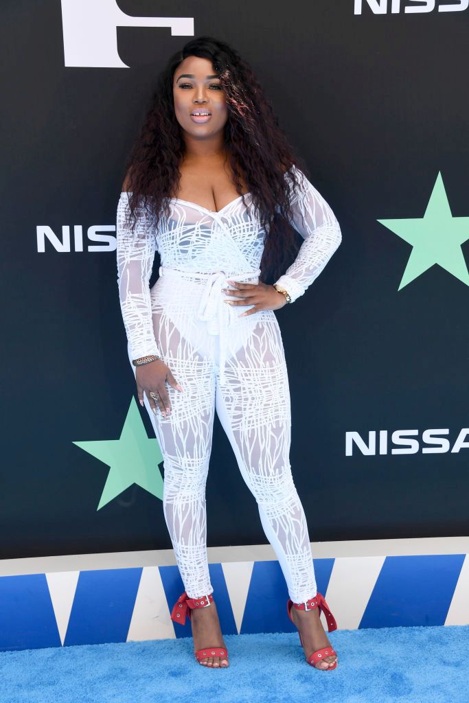 Щедри деколтета на наградите БЕТ не оставиха много на въображението