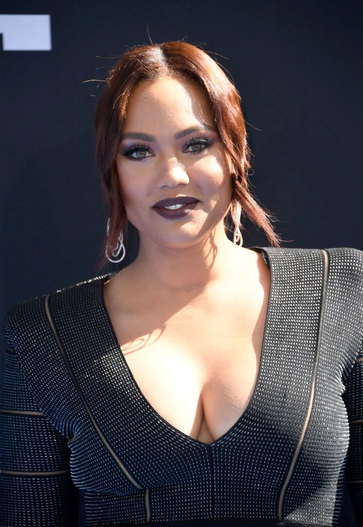 Щедри деколтета на наградите БЕТ не оставиха много на въображението