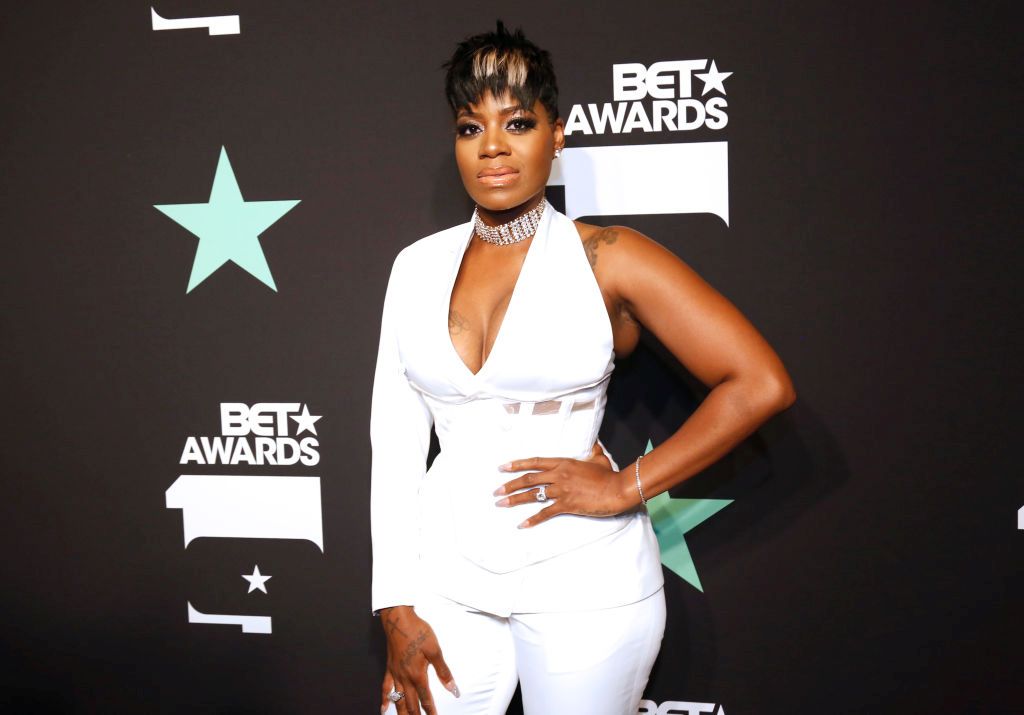 Щедри деколтета на наградите БЕТ не оставиха много на въображението