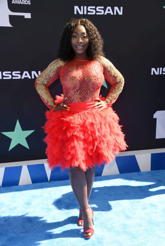 Щедри деколтета на наградите БЕТ не оставиха много на въображението