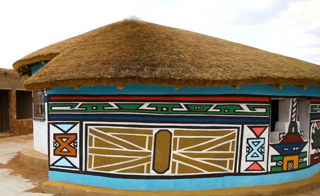 Защо Ндебеле рисуват символи по къщите си