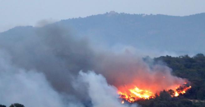 Горски пожар бушува в Североизточна Испания разпростирайки се върху площ