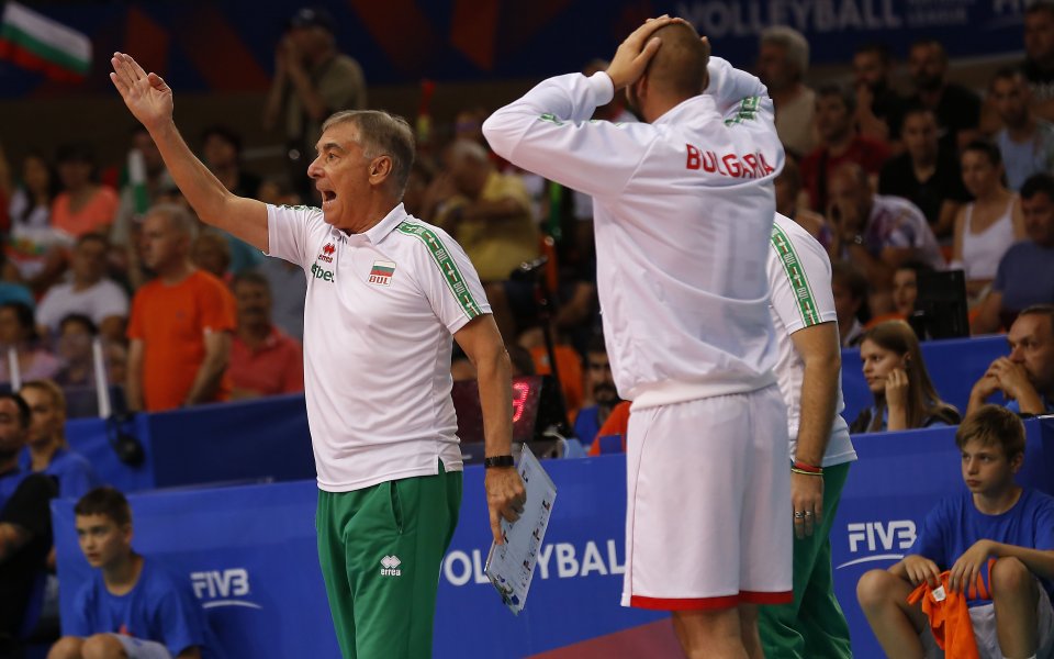 България загуби с 0:3 (23:25, 12:25, 18:25) срещу Сърбия в