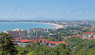 Търсят хотел за настаняване на туристи под карантина в „Слънчев бряг“