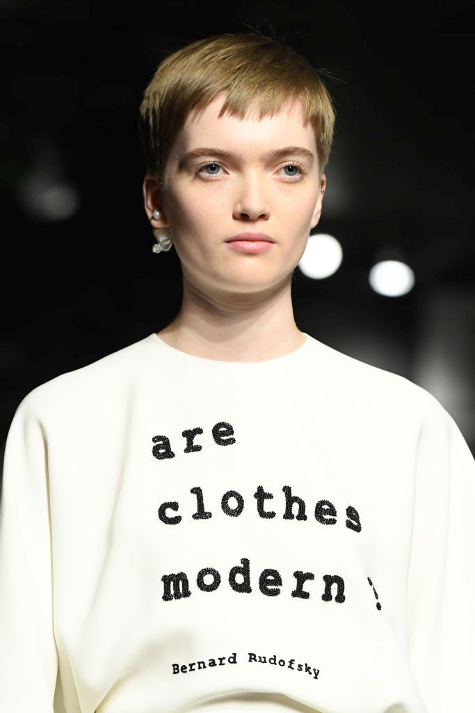 Dior показа новата си колекция висша мода в Париж