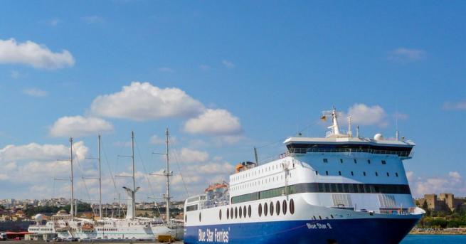 Гръцките фериботни работници започнаха стачка в сряда сутрин която остави