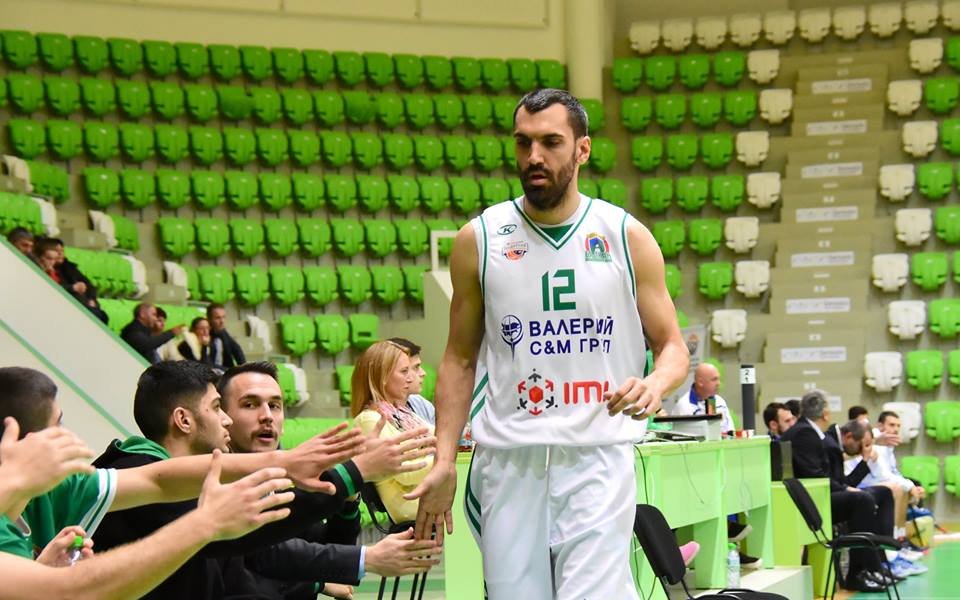 Михайло Секулович се завръща в баскетбобния Балкан. Черногорският център ще