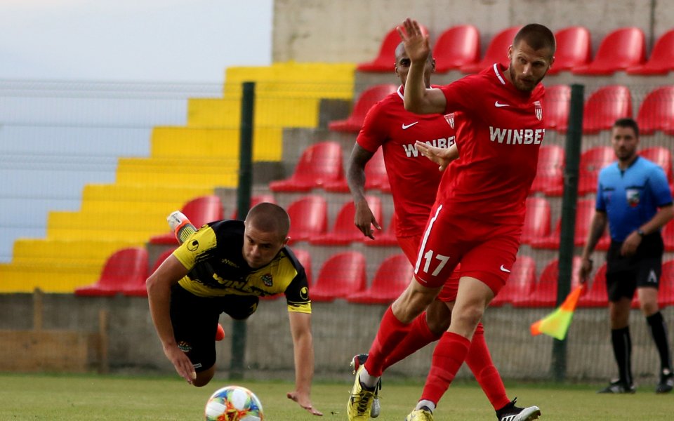 Отборите на Царско село и Ботев Пловдив завършиха 0:0 в