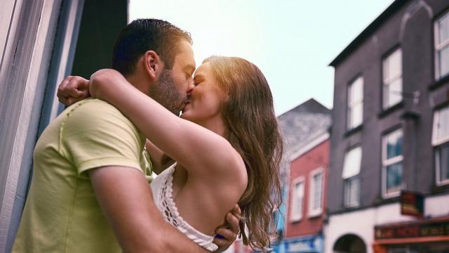 Какво ще се случи в любовен план на всяка зодия това лято? (ВИДЕО)