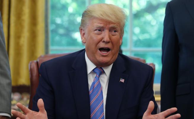  Видео с „ пеещия ” Доналд Тръмп стана сензация в обществените мрежи 