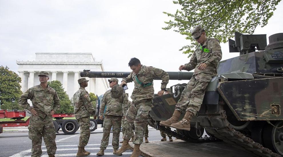 Очаква се Пентагонът да изпрати в Близкия изток хиляди войници
