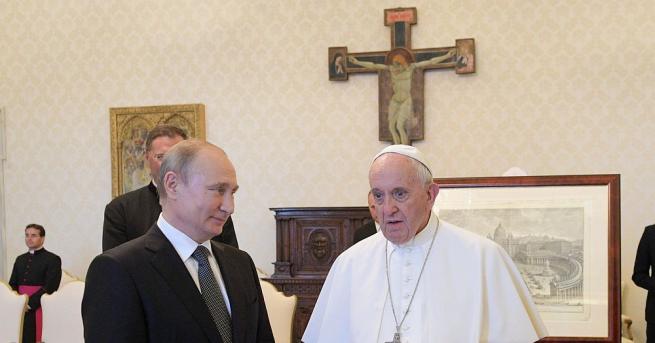 Президентът на Русия Владимир Путин се срещна с папа Франциск