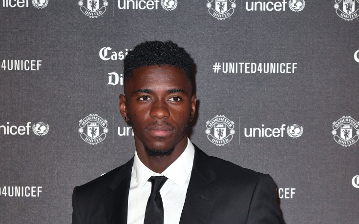 Втори играч на Юнайтед поднови договора си днес