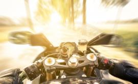  Мотоциклетист почина при злополука с лека кола 