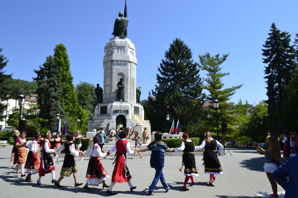 Велико Търново отбеляза 142 години от Освобождението