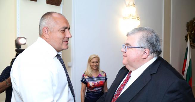 Министър председателят Бойко Борисов разговаря с Агустин Карстенс Генерален мениджър на