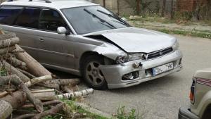 Блъснаха крадена кола в магазин в кочериновско село