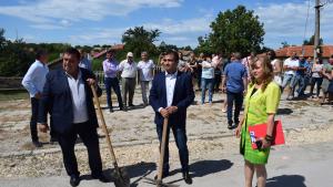 Ремонтират основно 8 улици във Вълчи дол