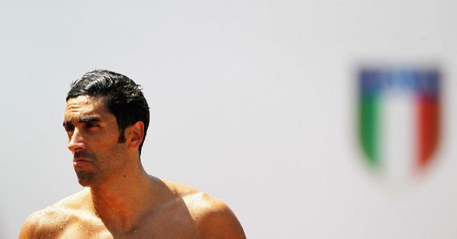 Бившият световен шампион по плуване Филипо Манини помогна на турист,