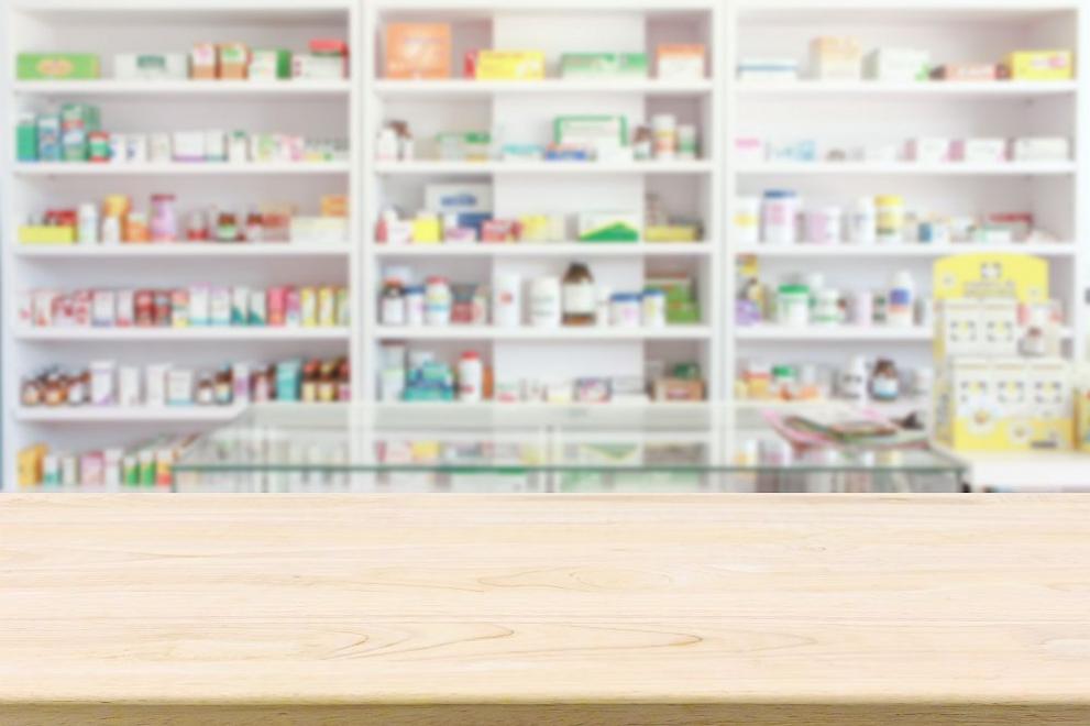 В 17 общини в страната  няма нито една аптека. Това поставя