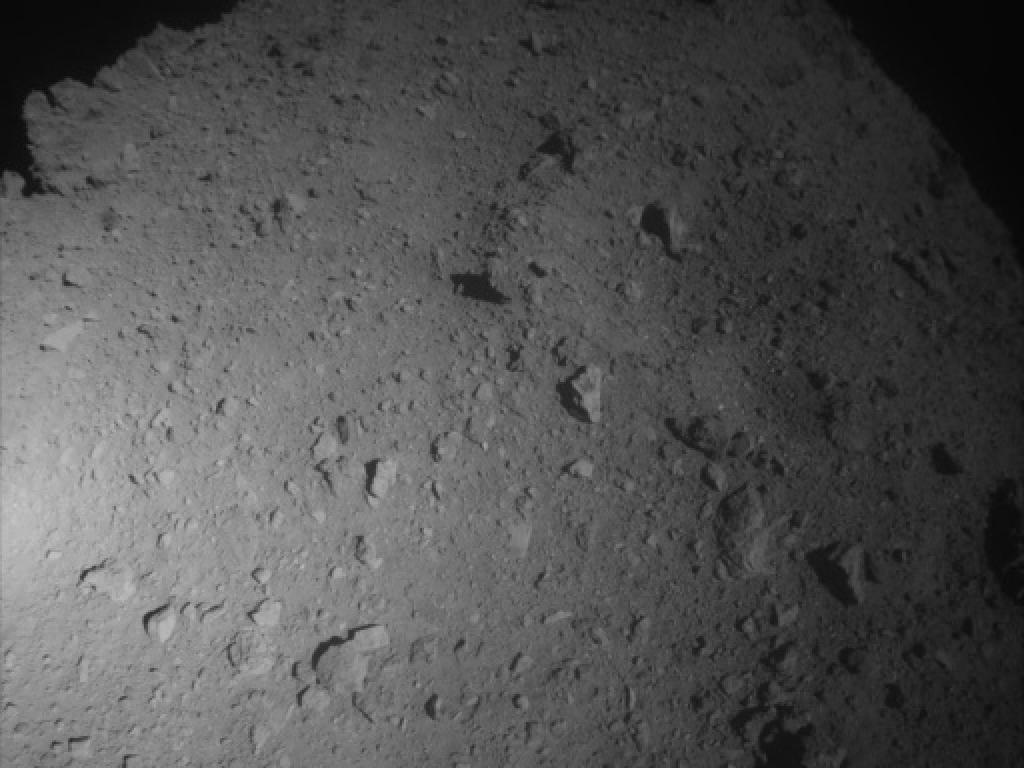 Photo of L’astéroïde Ryugu réserve de nouvelles surprises pour l’espace – technologie