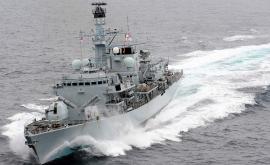  Британската фрегата „ Монтроуз ” Англия 