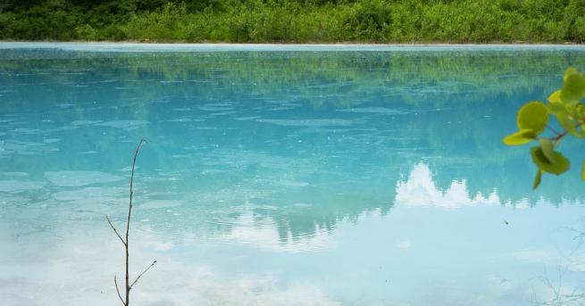 Снимки на зашеметяващо езеро в Русия станаха хит в социалните