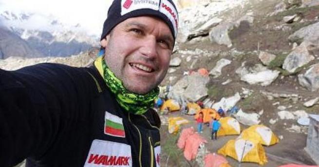 Алпинистът Атанас Скатов се изкачи на вр Гашербрум 1 8080м в