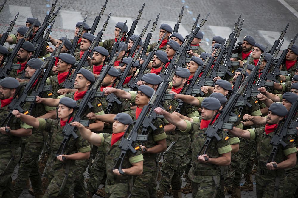 Военен парад в Париж