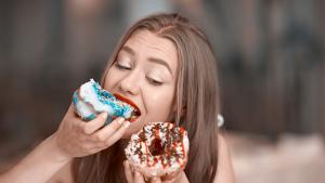 Прекалената консумация на сладкиши може да доведе до въглехидратен махмурлук
