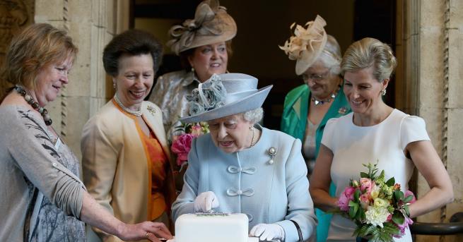 Експертите смятат че храненето на английската кралица Елизабет II е