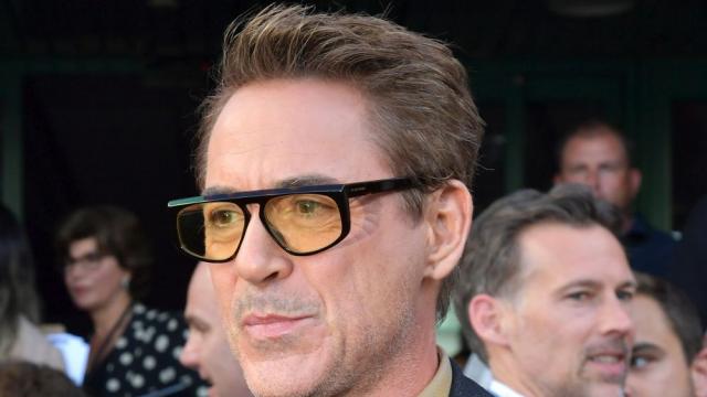 Робърт Дауни се сбогува с Iron man, завръща се като Шерлок Холмс